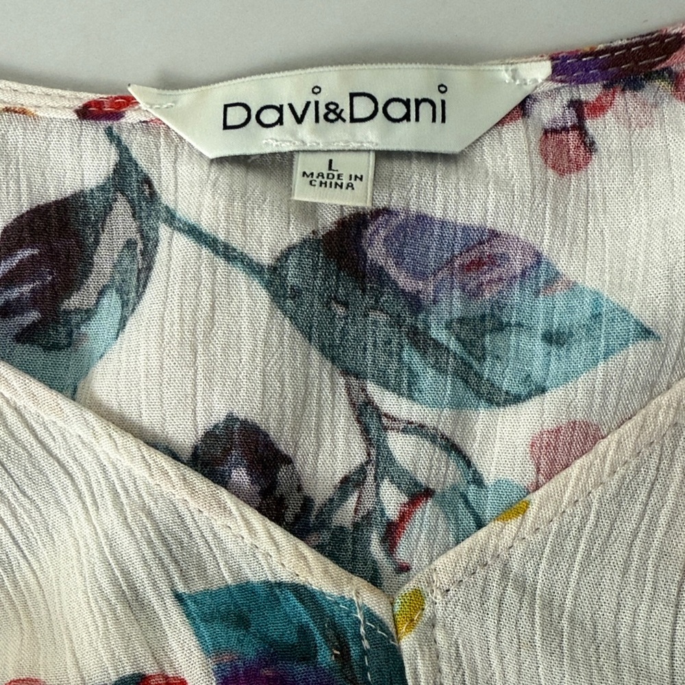 Davi & Dani Size Large Rayon Multicolor Floral V-Neck Poncho Size Large - Picture 3 of 5